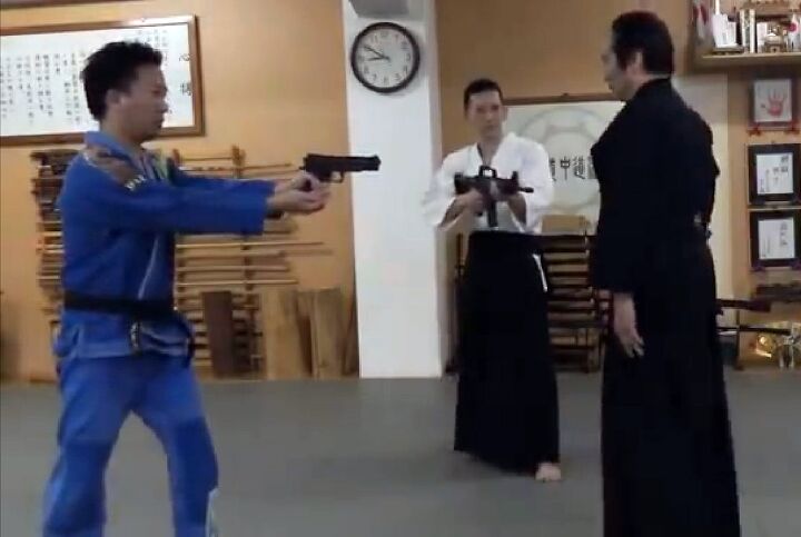 Aikido doesn't have knife disarms?? 