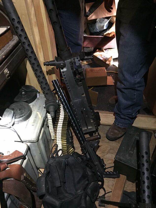 Deputies Find Cache Of Weapons While Serving Child Porn Arrest Warrant ...