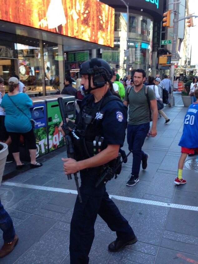 Upgraded Nypd In Times Square The Firearm Blog