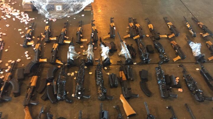 Federal Police Seize 47 Rifles, Ammunition in Rio de Janeiro