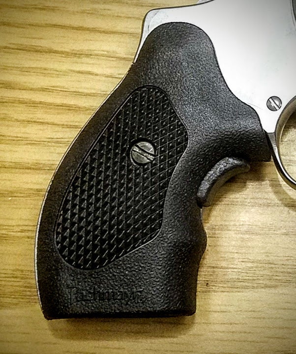 Review: Lyman GuardianGrip by Pachmayr -The Firearm Blog