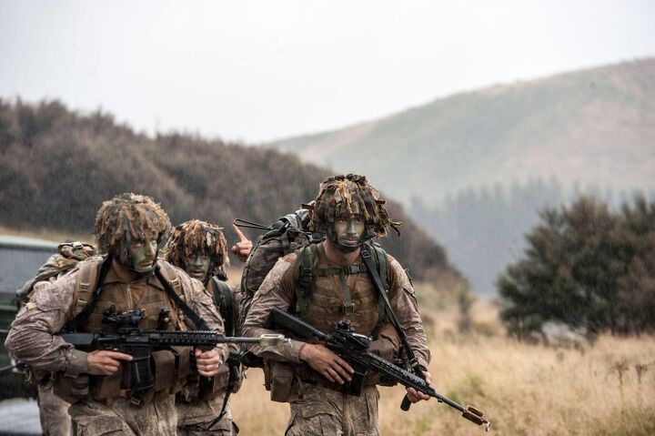 New Zealand Army Begins Fielding New Rifle: LMT MARS-L -The Firearm Blog