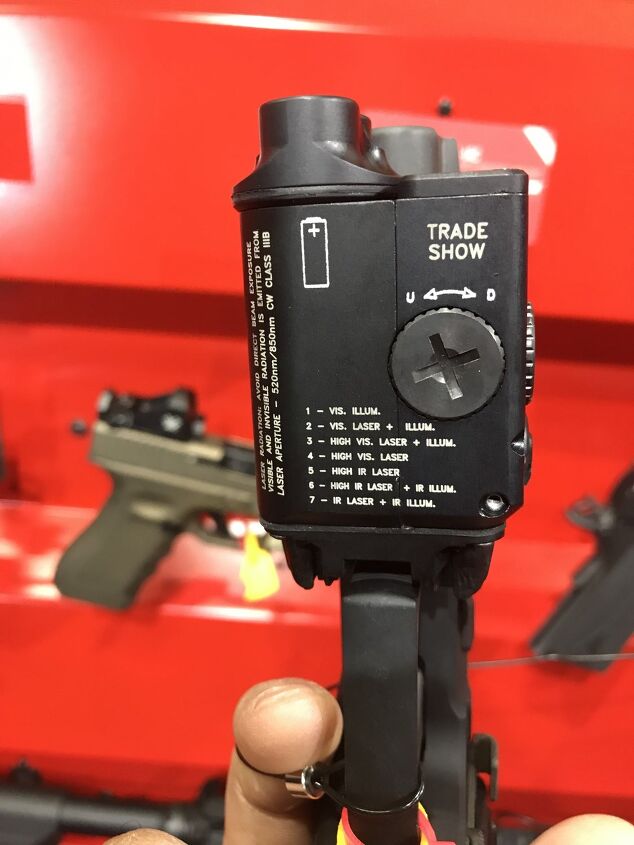 [SHOT 2019] SureFire's New XLV2 Pistol/Carbine weaponlight and laser ...
