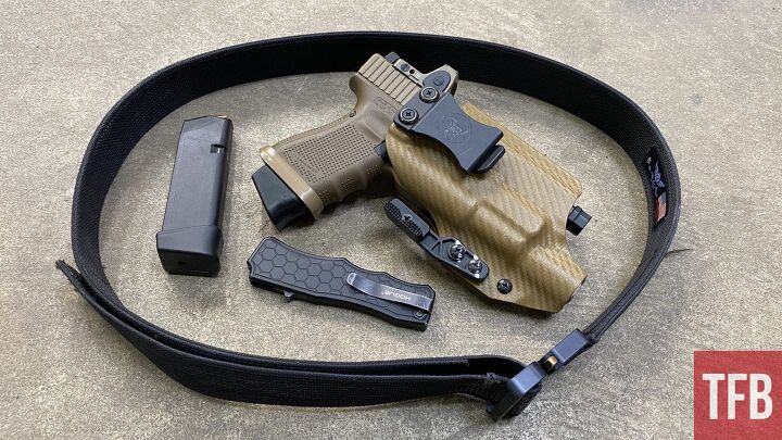12 Most Effective Tactical Wallets For EDC In Hell - 2023 Buying Guide